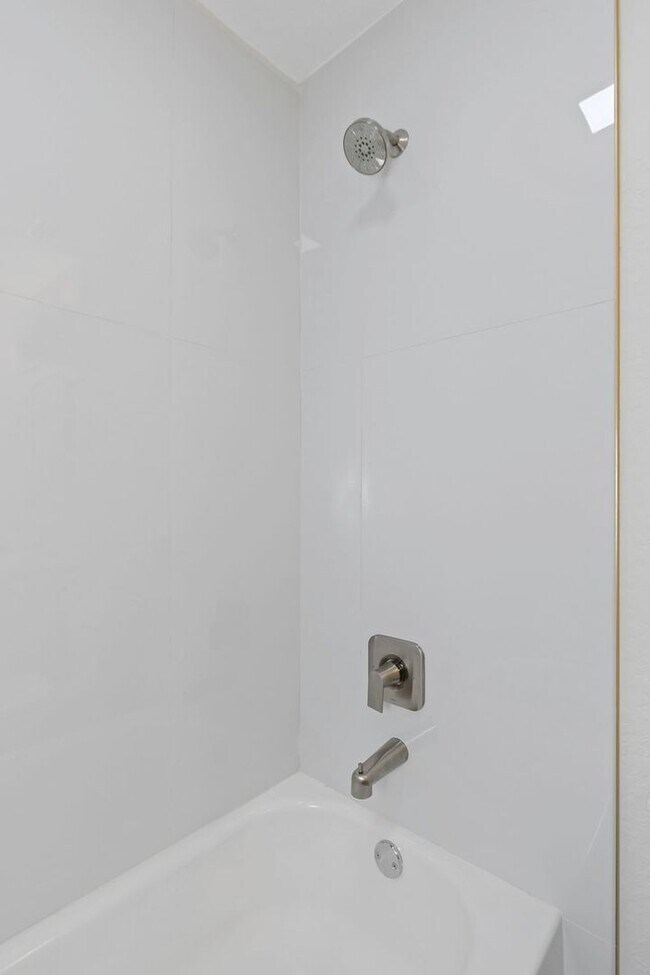 Building Photo - 2710 Boca Ciega Dr N