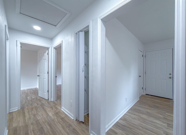 Building Photo - 1751 Pepper Dr