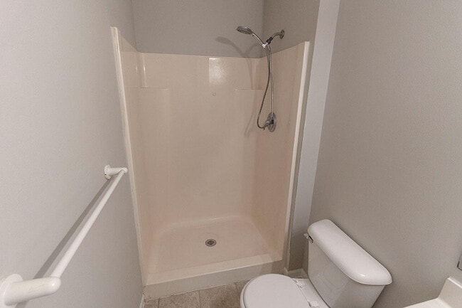 Building Photo - 214 Nikki Way