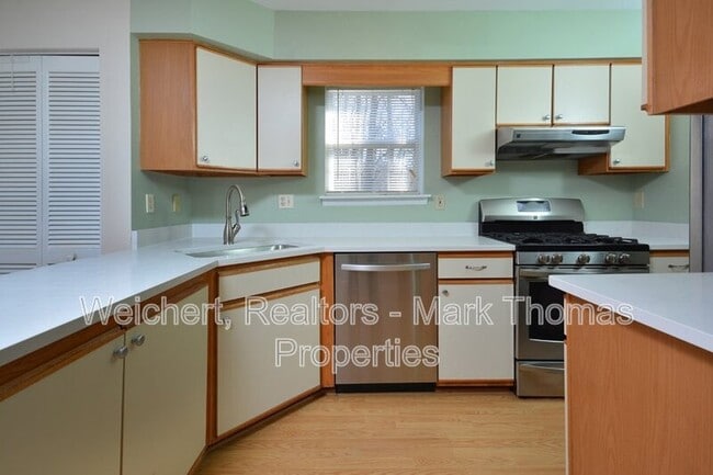 Building Photo - 425 Summerwalk Cir