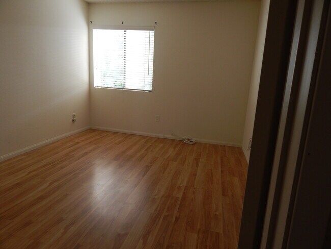 Bed Room in 1st Floor - 584 W Huntington Dr