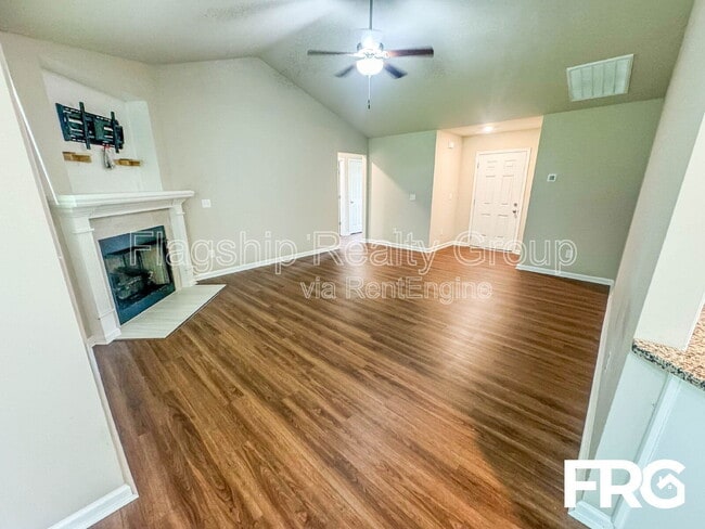 Building Photo - 110 Highland Pk Dr