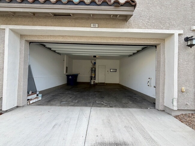 Building Photo - GATED 3 BED 2.5 BATH TOWNHOME WITH 2-CAR GARAGE, COVERED PATIO & COMMUNITY POOL