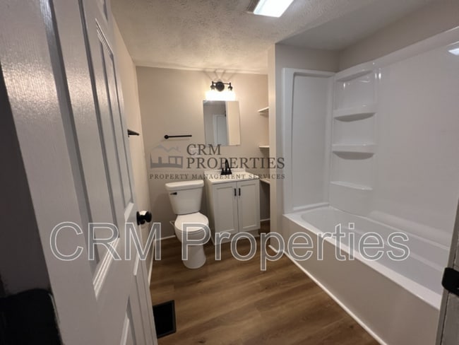 Building Photo - 1329 N Wabash Ave