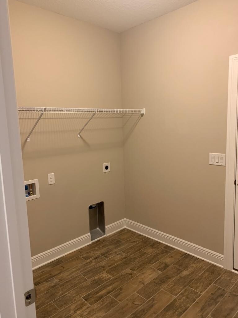 Laundry room - 2273 Palo Alto St