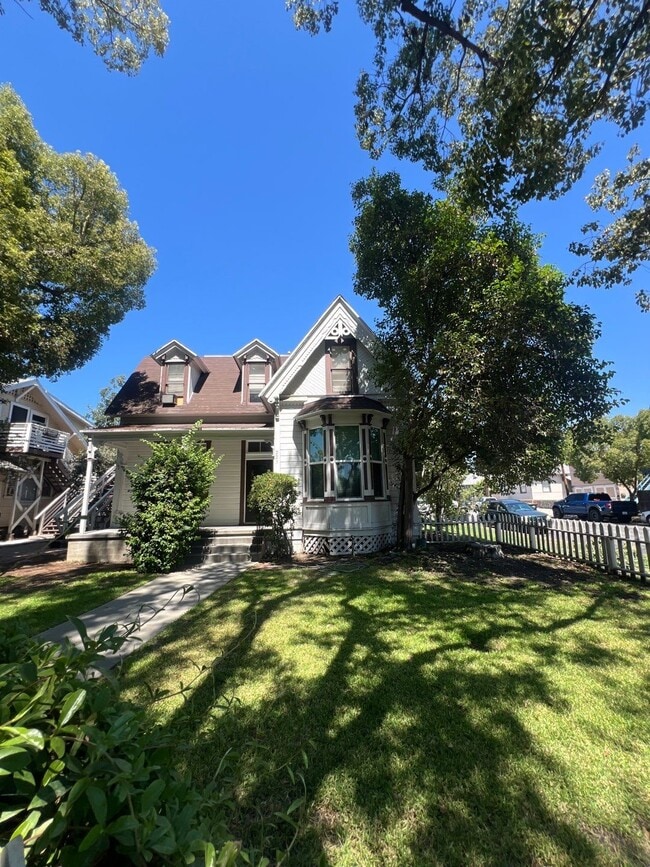 Building Photo - 225 East E Street