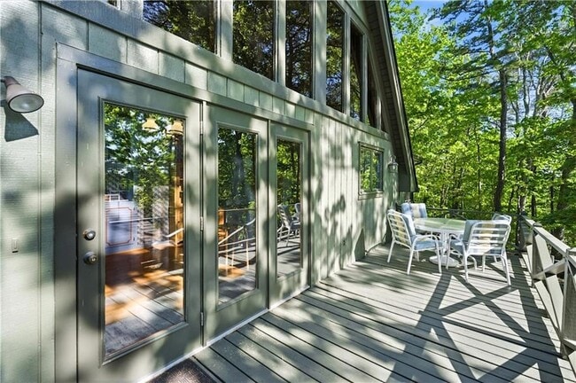 Building Photo - 114 Cherokee Dr S