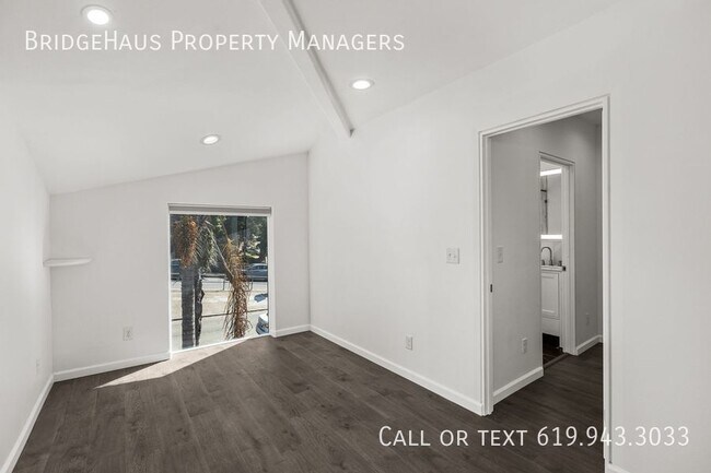Building Photo - Stunning 3-Bedroom Condo + Bonus Room & Pa...