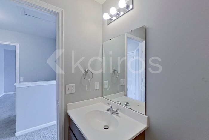Building Photo - 305 Lumpkin Ln