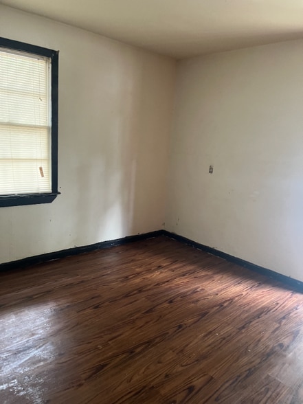 Building Photo - 4088 N Foster Dr