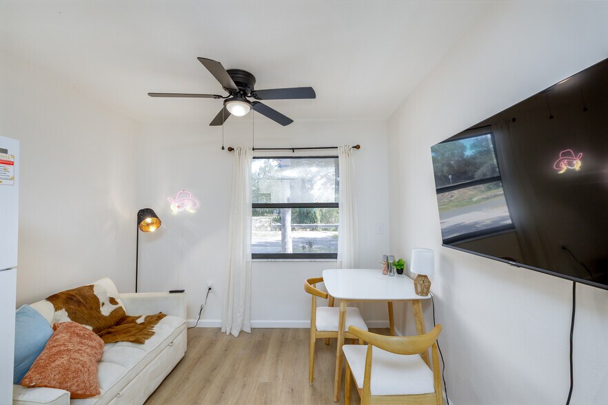 Building Photo - 4936 40th Ave N