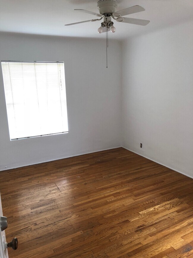 Building Photo - 2127 20th St