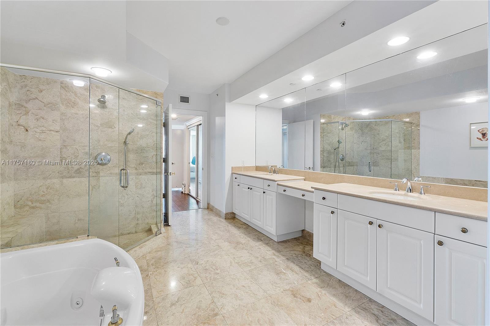 Building Photo - 20201 E Country Club Dr
