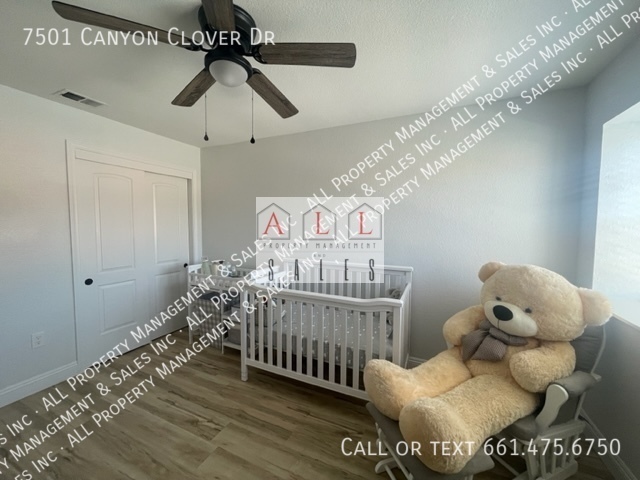 Building Photo - 7501 Canyon Clover Dr