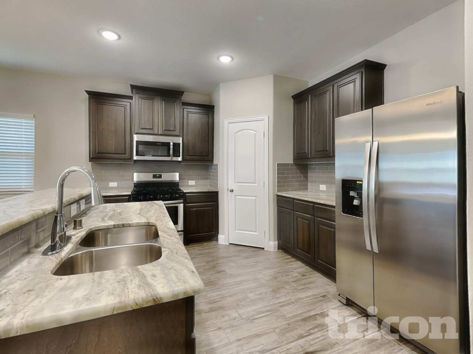 Building Photo - 7712 Cottonwood Dr