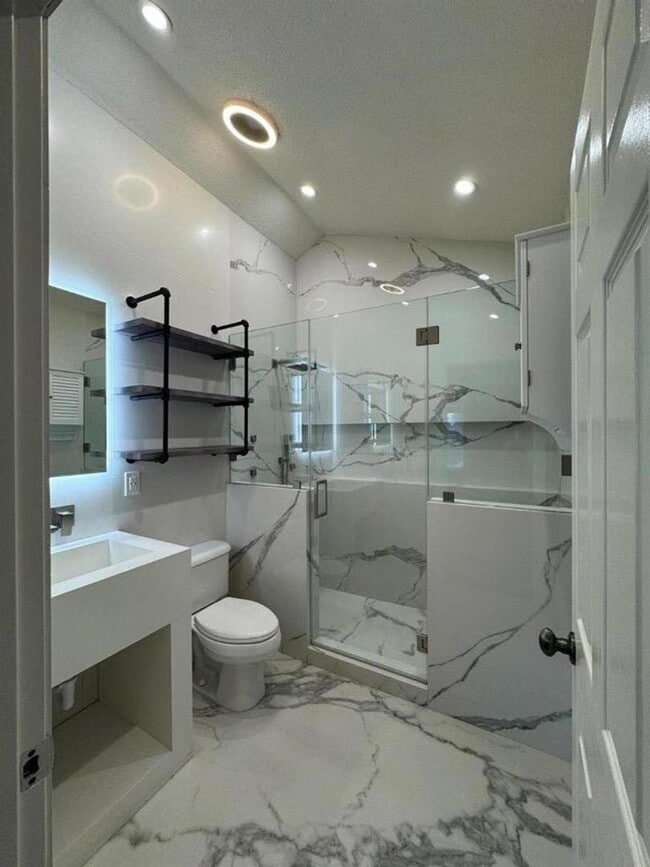 Building Photo - Elegant and Luxurious Rental Home in Hercules
