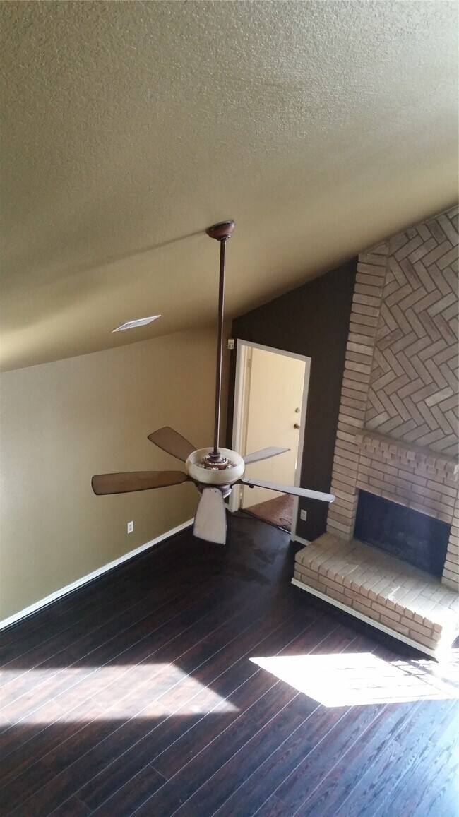 Building Photo - 6111 Quiet Village Ct