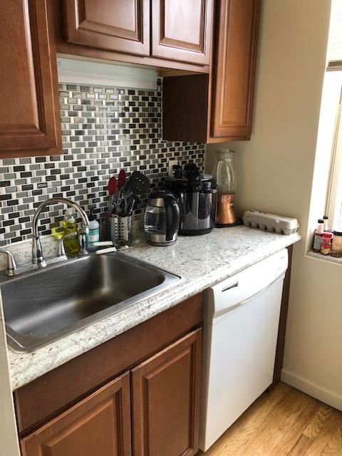 Building Photo - 370 S HIghland Ave