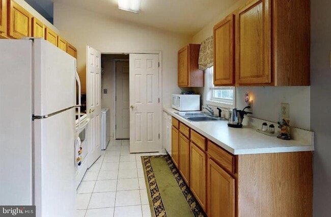 Building Photo - 5850 Ketch Rd