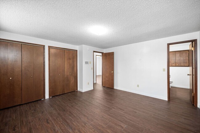 Building Photo - 806 S Adams Rd