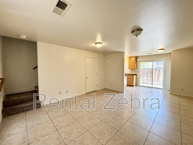 Building Photo - 2935 Willowbrook Dr