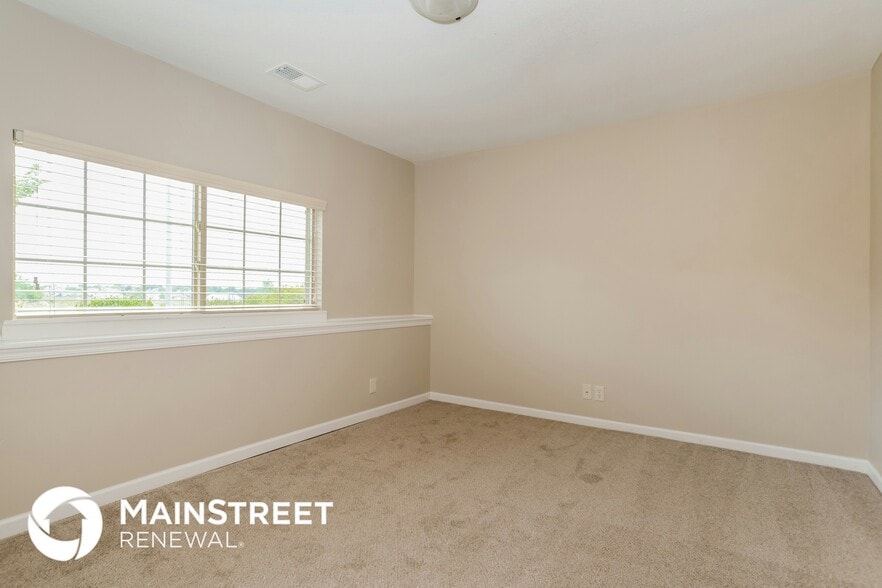 Building Photo - 1400 N 9th St E