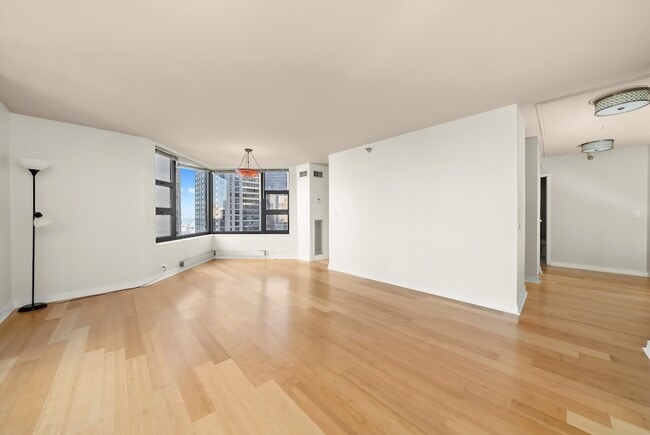 Building Photo - 401 E Ontario St