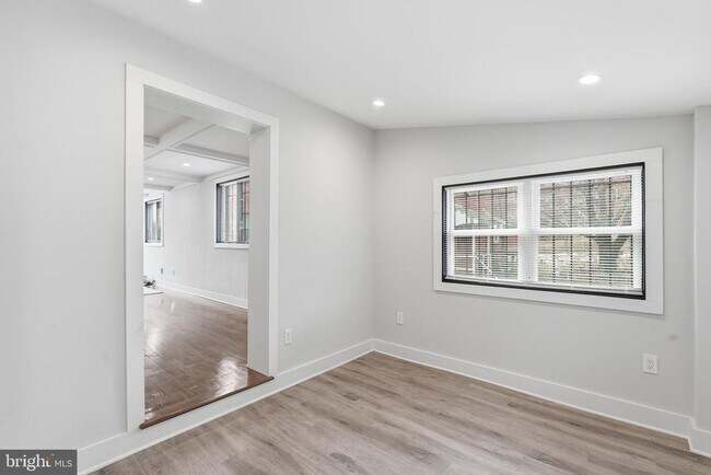 Building Photo - 1204 Trenton Pl SE