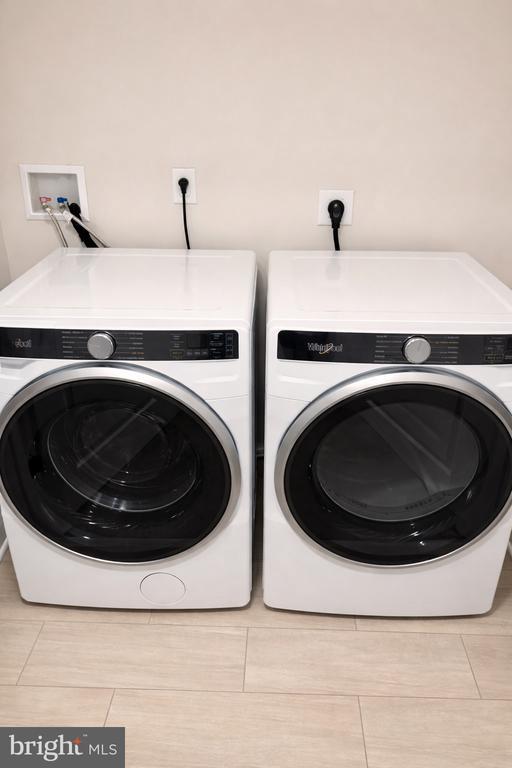 Building Photo - 755 Platinum Dr