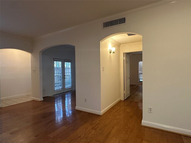 Building Photo - 2001 Bering Dr