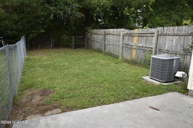 Building Photo - 2031 Brandymill Ln