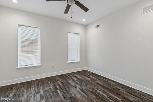 Building Photo - 3156 Almond St