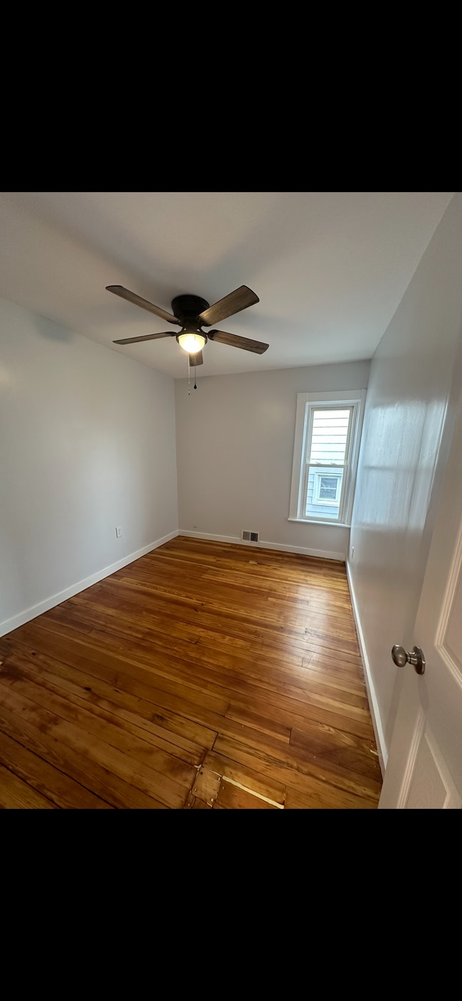 Building Photo - 19 Glen Ave