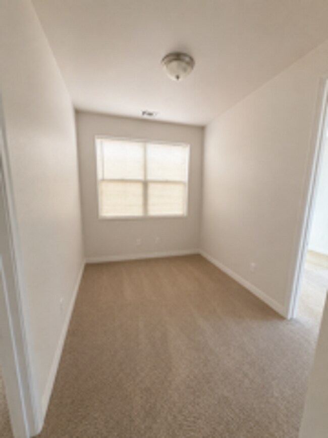 Building Photo - 2836 W Pico Del Monte Cir