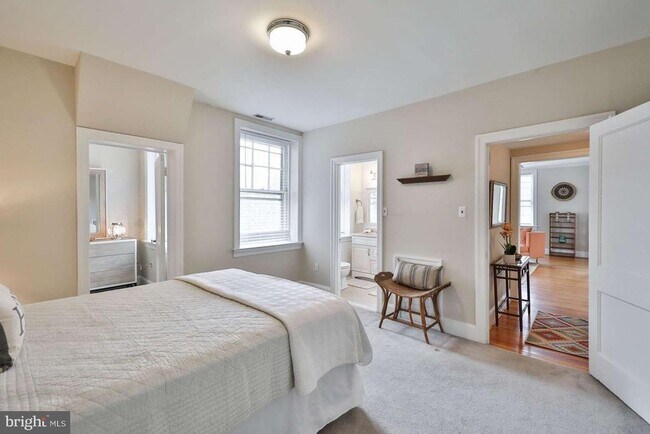 Building Photo - 6655 McCallum St