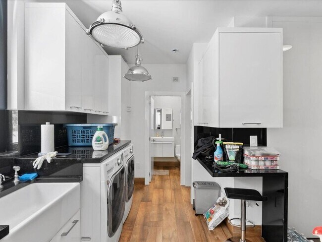 Building Photo - 3917 S Le Jeune Rd