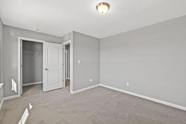 Building Photo - 6088 Arbor Wds Way