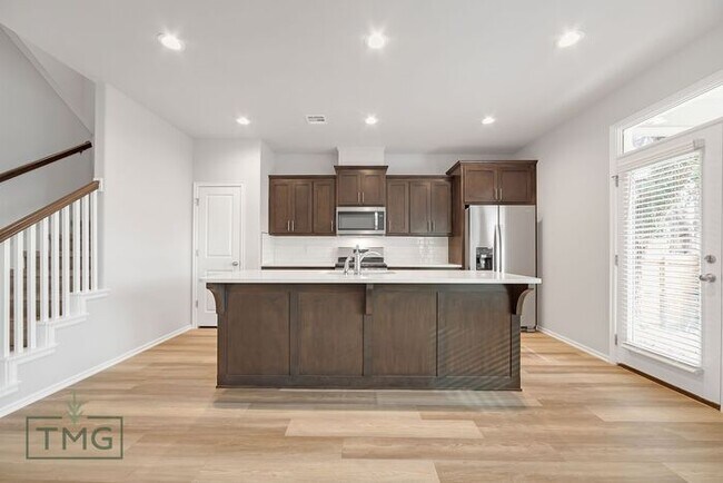 Building Photo - 3/2.5/2 Home in Historic Neighborhood | MOVE IN SPECIAL!