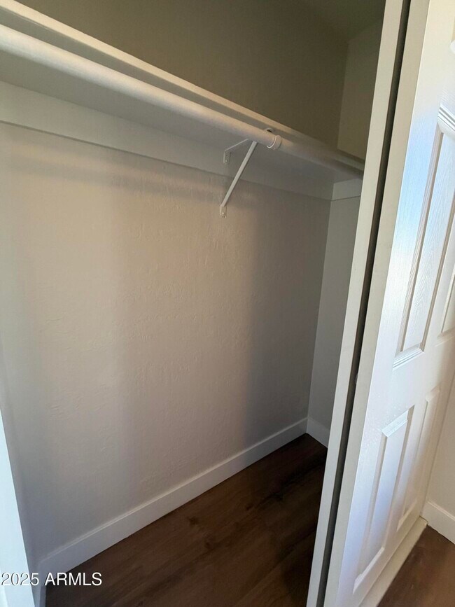 Building Photo - 4434 E Annette Dr