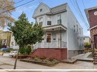 Building Photo - 514 Cross St