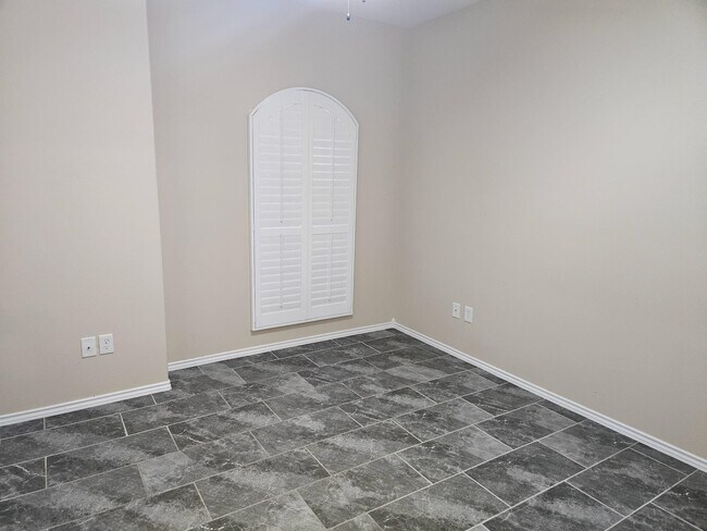 Building Photo - 5516 Shorthorn Dr