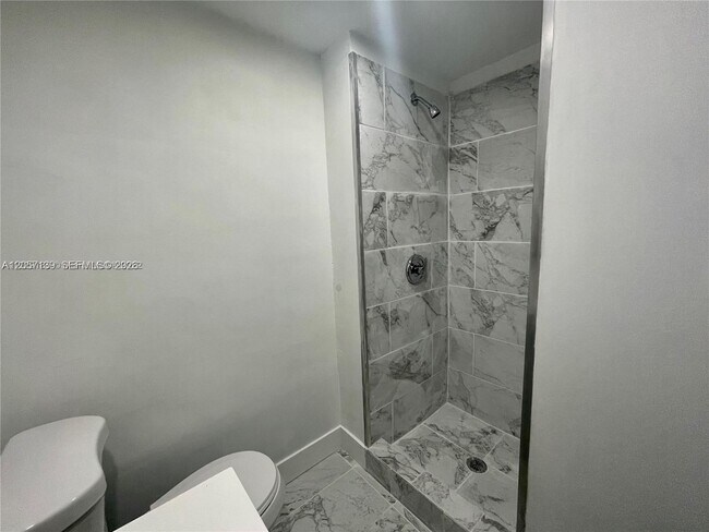 Building Photo - 1522 SW 10th St