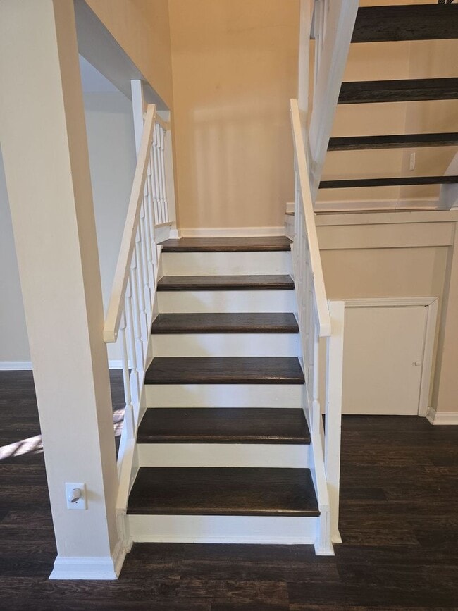 Building Photo - 1/2 off the first month!!