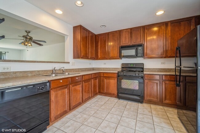 Building Photo - 3388 Sanctuary Dr