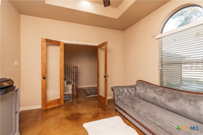 Building Photo - 1020 Woodland Bend Cir