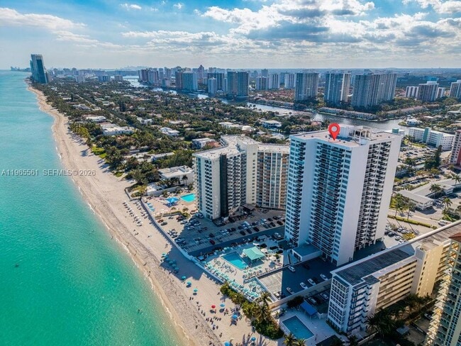 Building Photo - 3140 S Ocean Dr