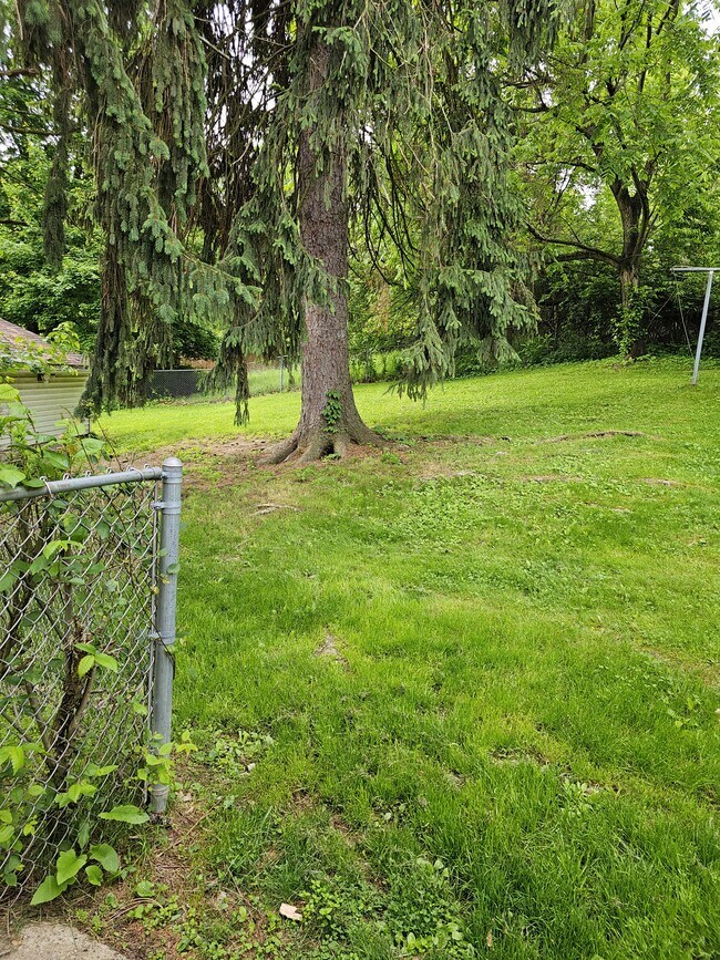 Building Photo - 277 Harrison Rd