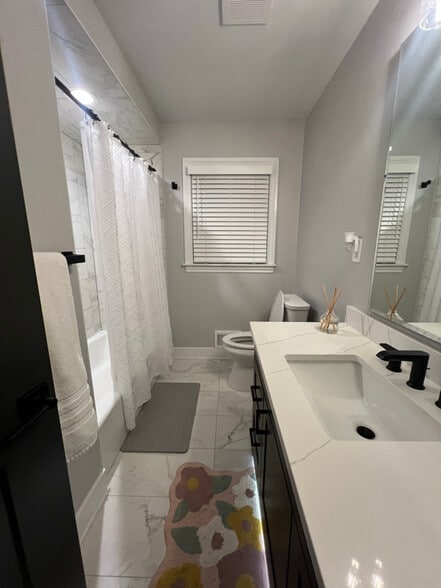 Building Photo - 21223 Crane Ct