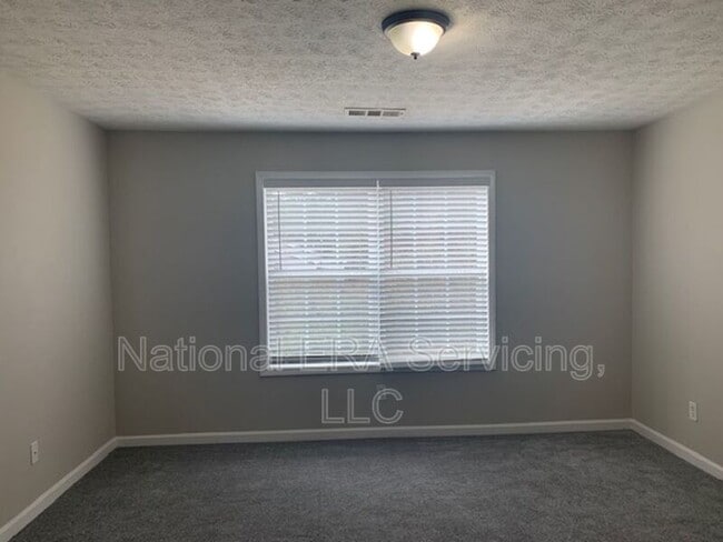 Building Photo - 5924 Sherwood Pl