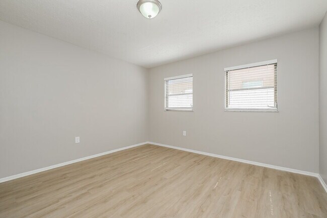 Building Photo - 8630 Indies Dr